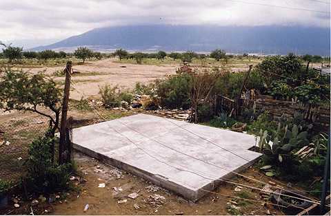 Public sculpture on the outskirts of Monterrey by Colectivo       Tercerunquinto